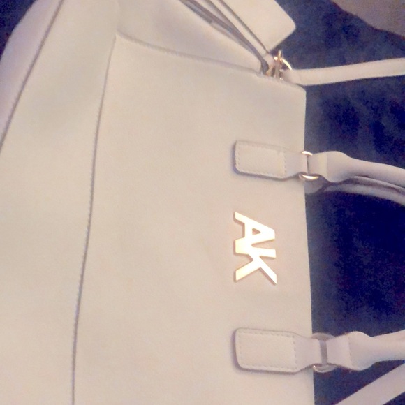 Anne Klein - Picture 1 of 2